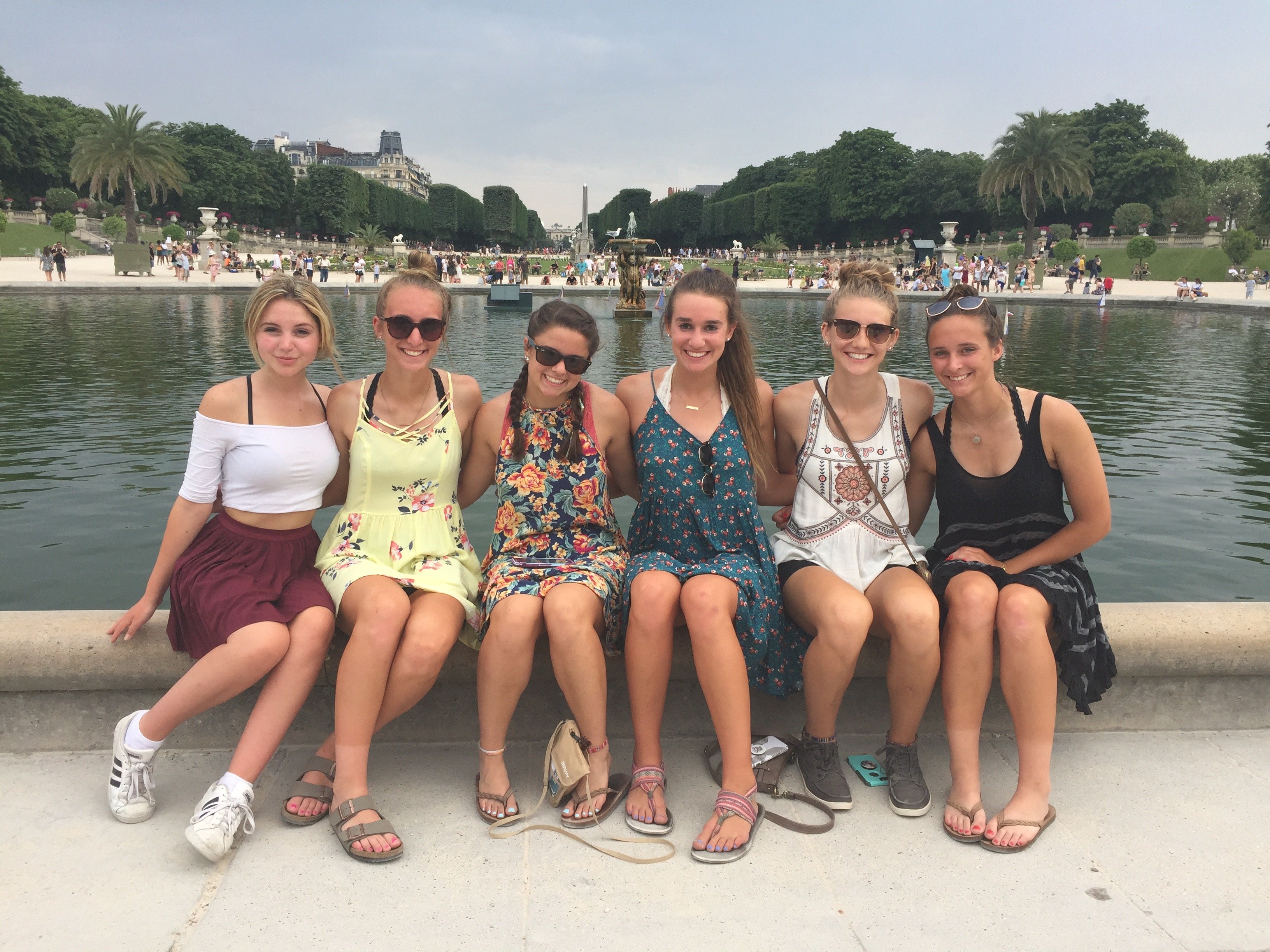 Group of students in the Tuileries Gardens