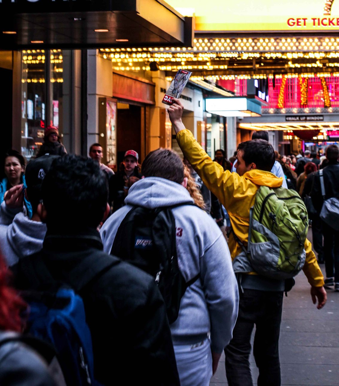 USA_NYC_Broadway_Tour-leader