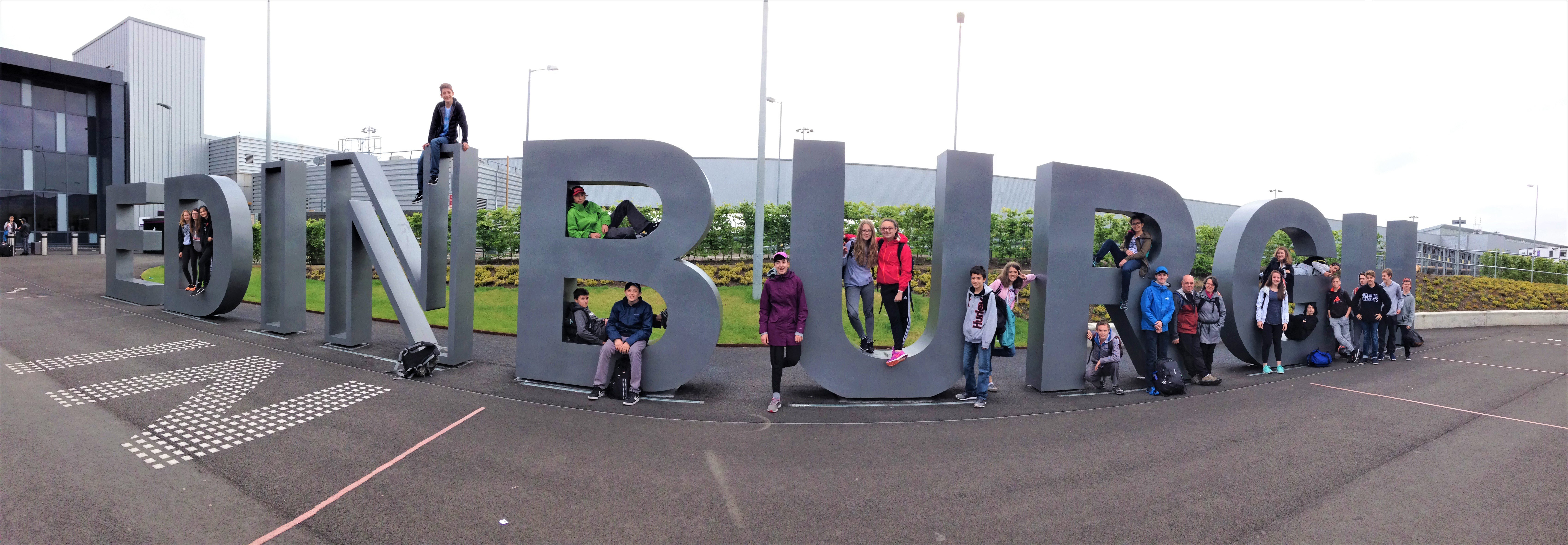 JSED_Scotland_Student group pic in Edinburgh