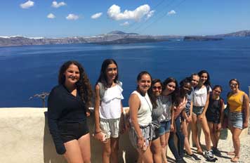 JSED_Jumpstreet Tours-Trips-to-Greece-Student-Group-Posing-min