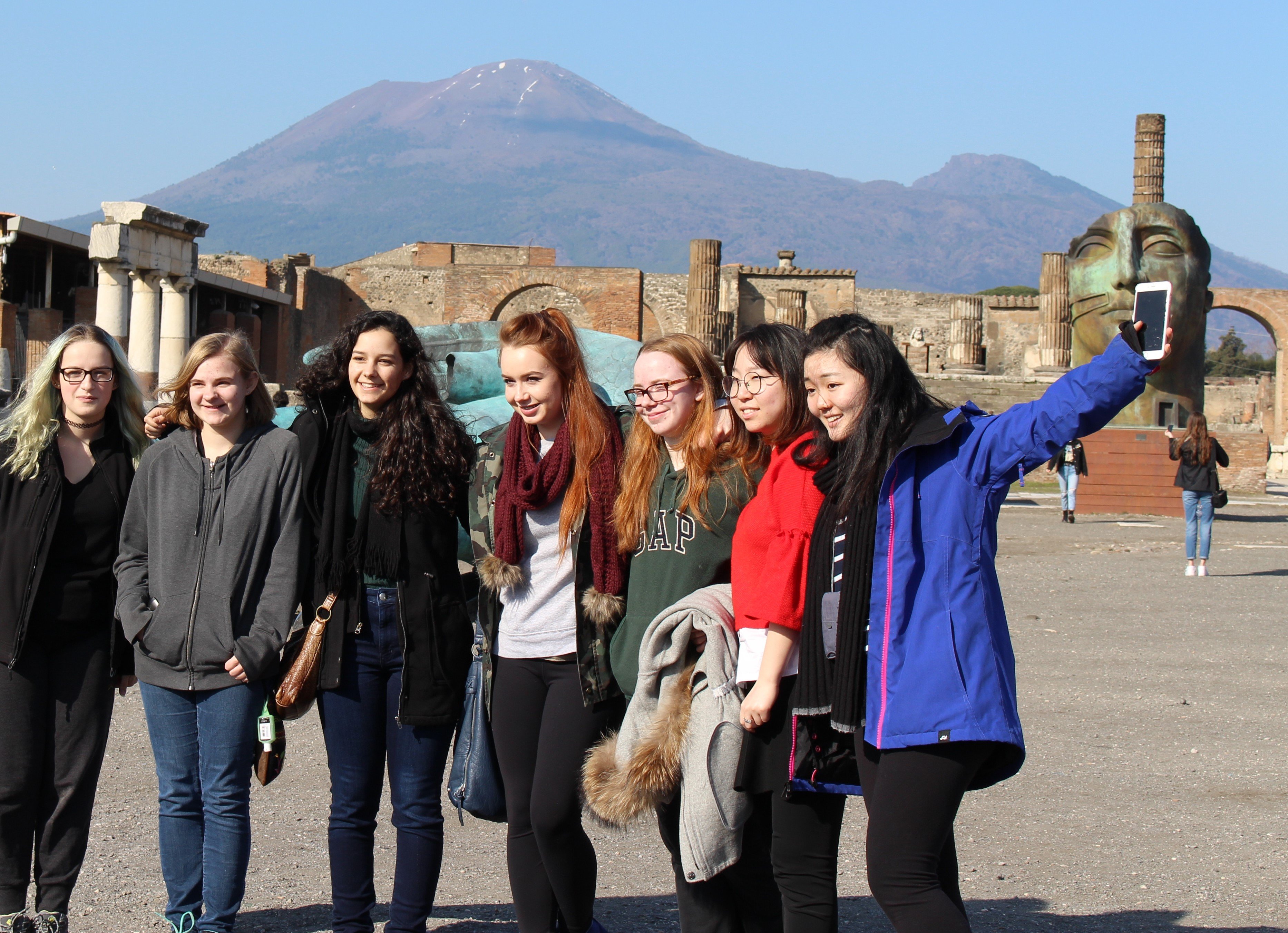 ITA_Pompeii_Vesuvius_Youth