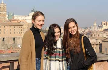 JSED_Jumpstreet Tours-Student-Trip-Italy-Group-picture-in-Rome