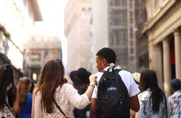 JSED_Student-Trip-Italy-Walking-in-Florence-min