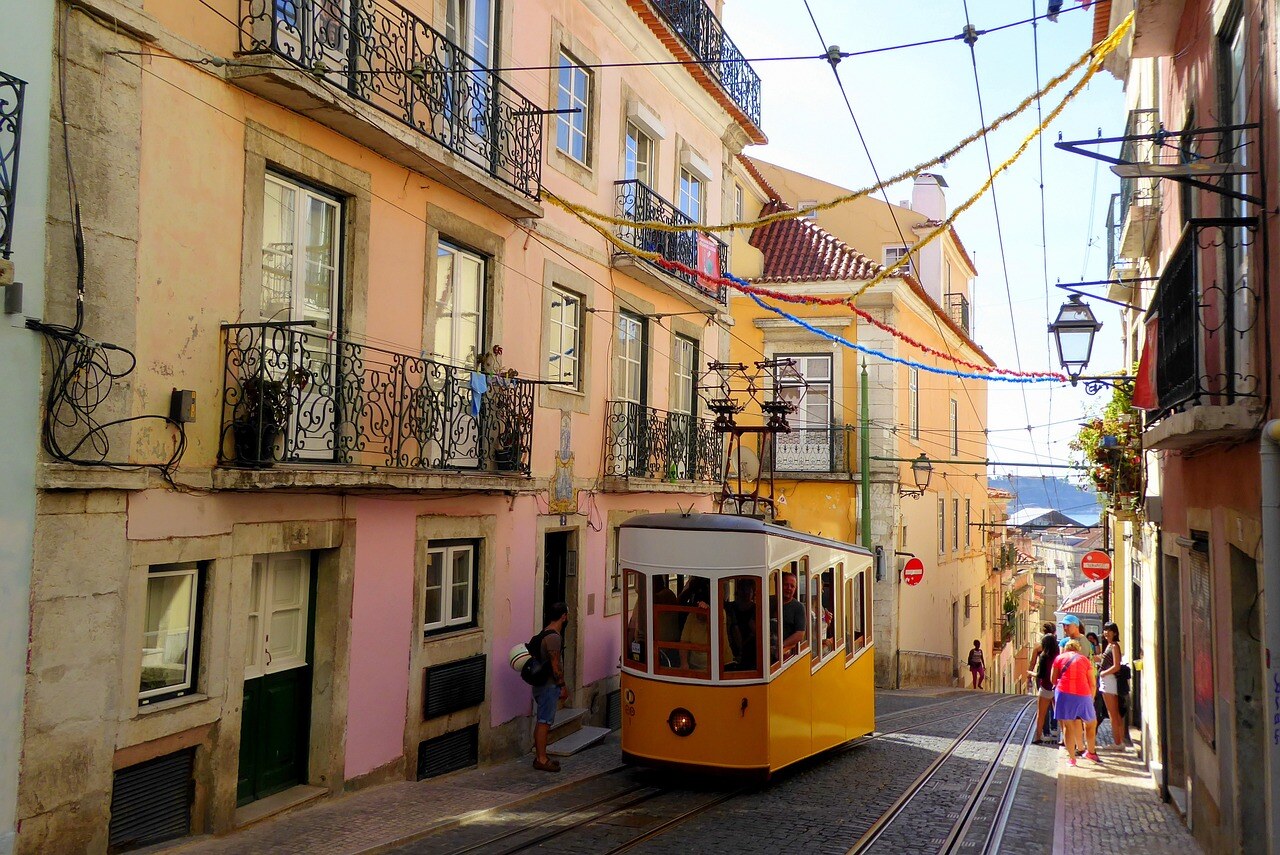 lisbon-2898787_1280