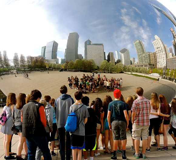 Group picture in front of the bean